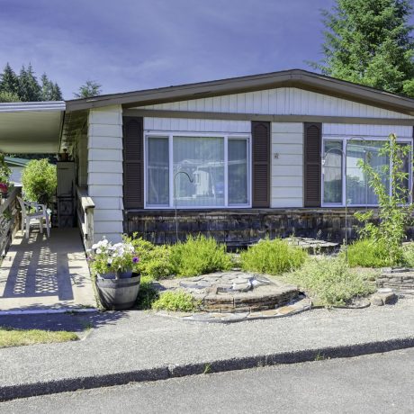 front view of a home in Western Plaza